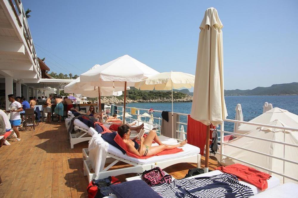 Nur Beach Hotel Каш Экстерьер фото