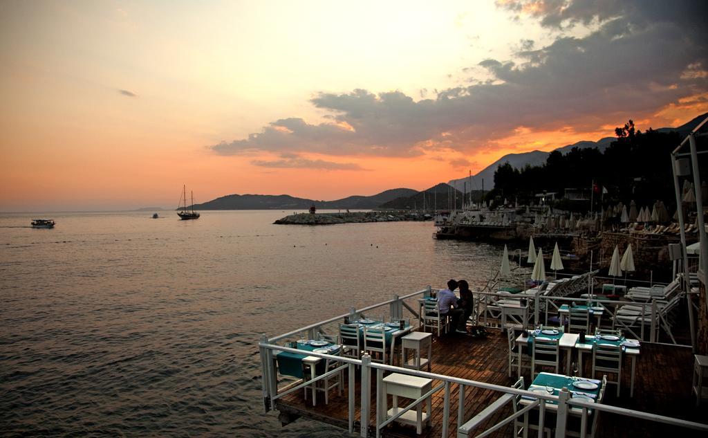 Nur Beach Hotel Каш Экстерьер фото